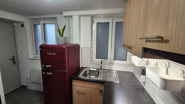 Sanierte, helle Wohnung an top Lage! 2