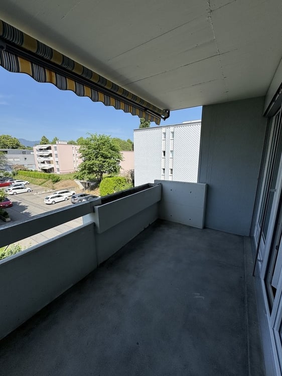 CHARMANTE 3.5-ZIMMERWOHNUNG AN ZENTRALER LAGE 10