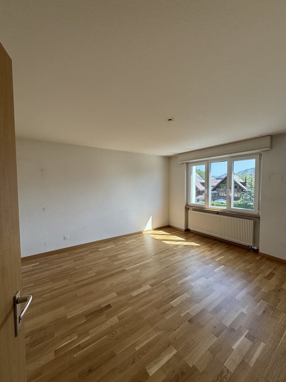 CHARMANTE 3.5-ZIMMERWOHNUNG AN ZENTRALER LAGE 8