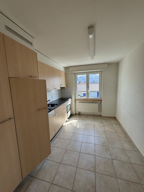 CHARMANTE 3.5-ZIMMERWOHNUNG AN ZENTRALER LAGE 4