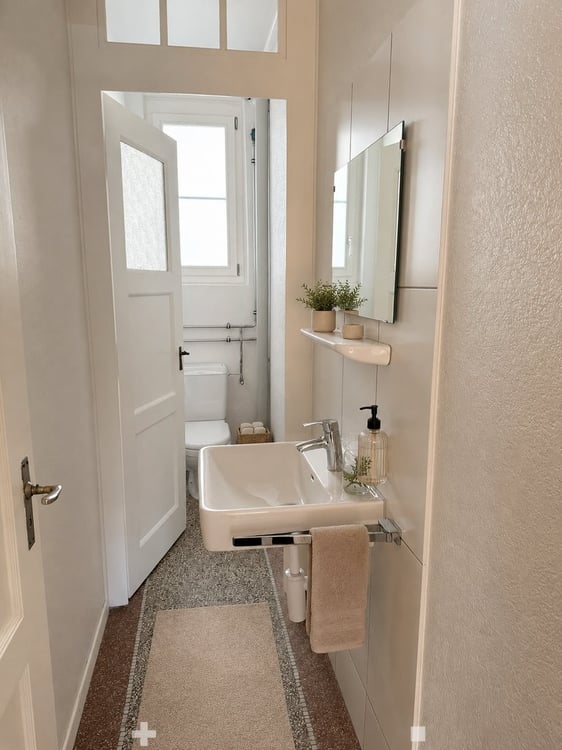 Charmante 3.5-Zimmer-Altbauwohnung mit Balkon in Biel 7