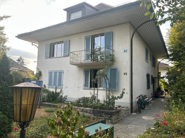 Attraktive Wohnung in stattlichem Altbau, direkt am Elfenaupark