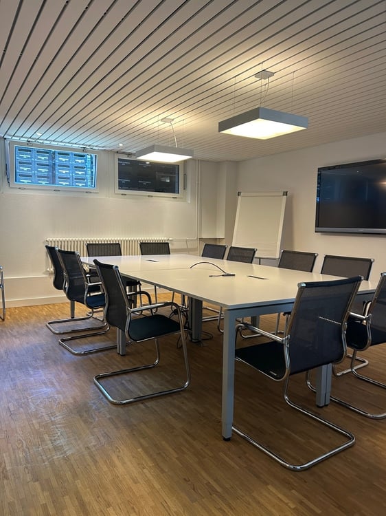 Am Aarestrand kommt man gerne zur Arbeit! 6