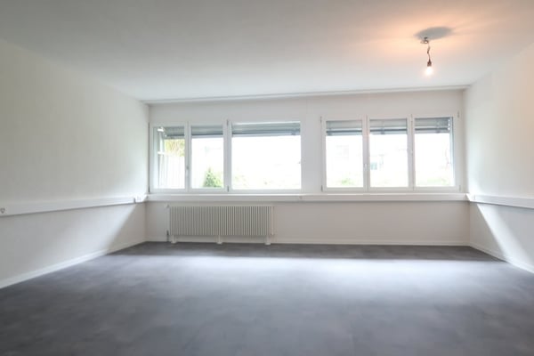 Helles, neu saniertes Büro - modern, komfortabel, bereit für Ihr Team 8
