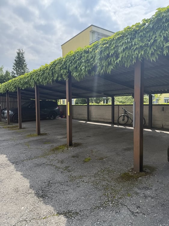 GEDECKTER ABSTELLPLATZ IN THUN ZU VERMIETEN 2
