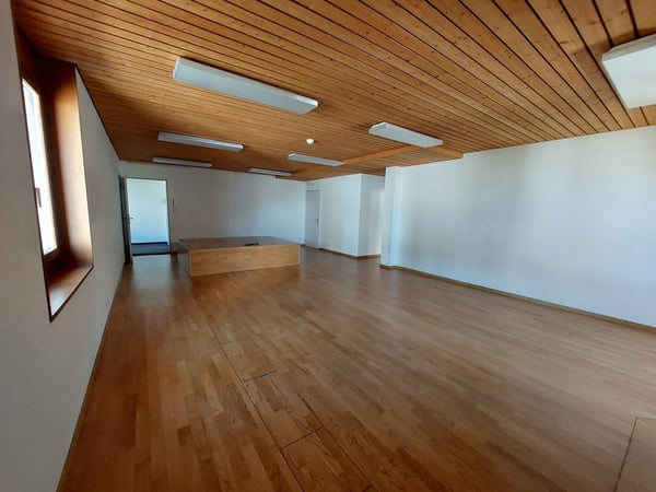Grand bureau au 4ème étage de 182m2 4