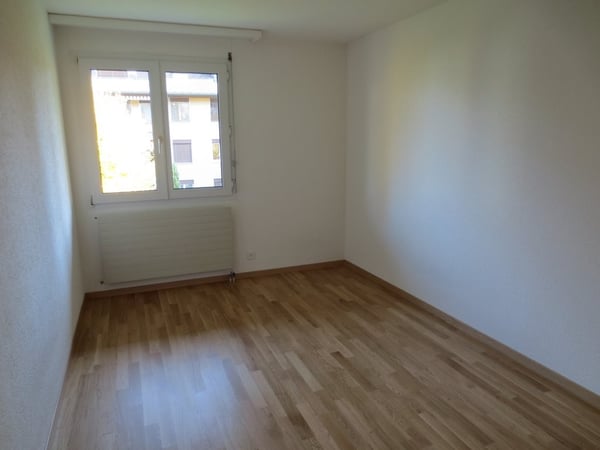 Ihr neues Zuhause: Lichtdurchflutete 4.5 Zimmerwohnung mit Balkon 10