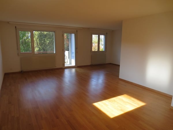 Ihr neues Zuhause: Lichtdurchflutete 4.5 Zimmerwohnung mit Balkon 6