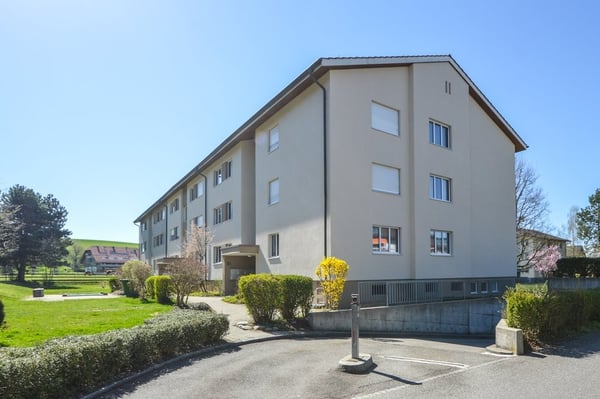 EINSTELLPLATZ IN SCHLIERN ZU VERMIETEN 2