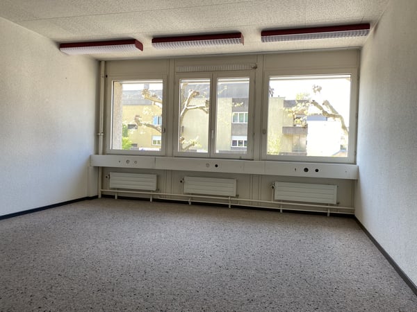 Bürofläche mit 9 Büroräume zu Vermieten 6