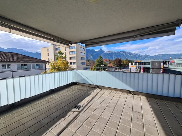 Grosszügige Wohnung mit Bergpanorama! 9