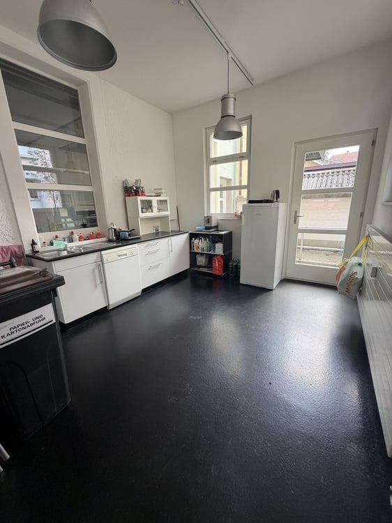 Grosser Raum inkl. eigenem Gartensitzplatz zu vermieten 6