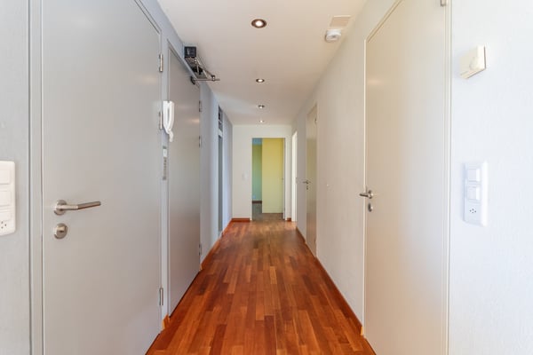 Attraktive & grosszügige Dachwohnung mit Terrasse im Breitsch 15