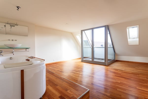 Attraktive & grosszügige Dachwohnung mit Terrasse im Breitsch 8