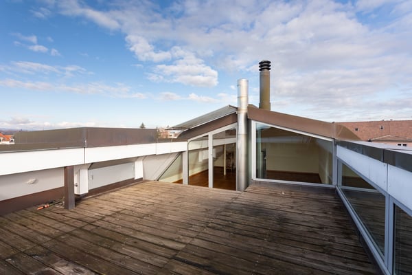Attraktive & grosszügige Dachwohnung mit Terrasse im Breitsch 2