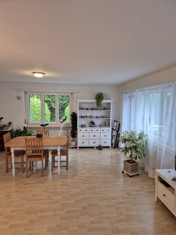 Familienfreundliche 4-Zimmer-Wohnung mit Balkon 2