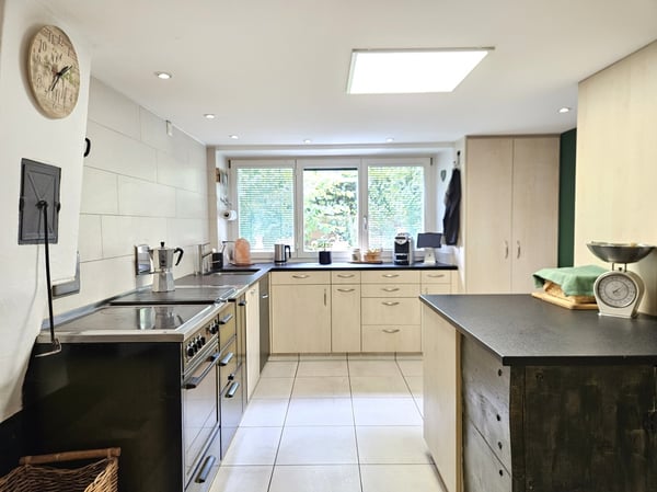 Charmantes 2.5-Zimmer-Bauernhaus mit grosszügigem Garten in Herznach-Ueken 2