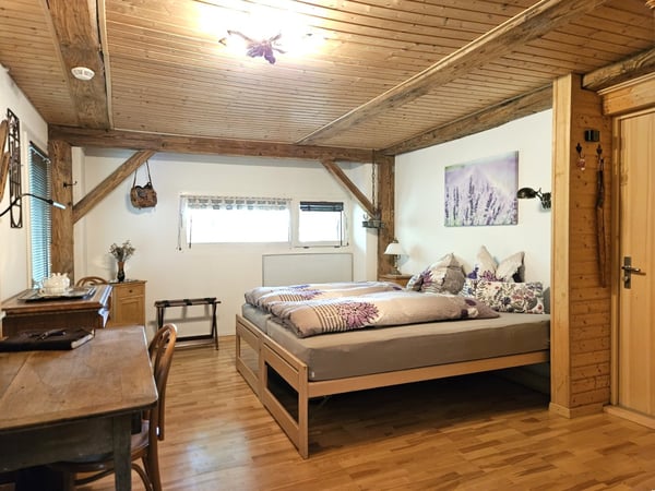 Charmantes 2.5-Zimmer-Bauernhaus mit grosszügigem Garten in Herznach-Ueken 11