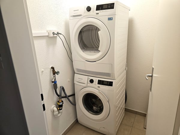 Renovierte 1.5 Zimmerwohnung im obersten Stock 10