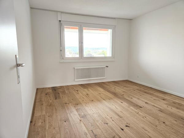 Renovierte 1.5 Zimmerwohnung im obersten Stock 6