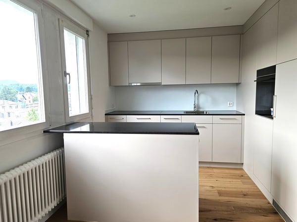 Renovierte 1.5 Zimmerwohnung im obersten Stock 2