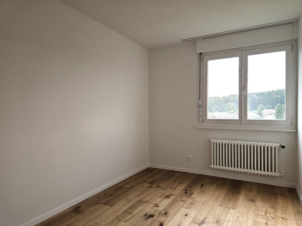 Renovierte 1.5 Zimmerwohnung im obersten Stock 7