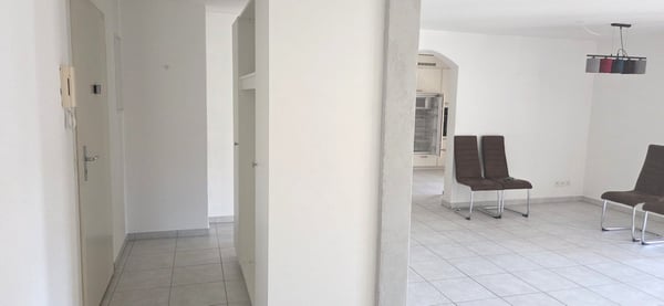 Gepflegte 5.5-Zimmer-Wohnung mit Balkon und schöner Aussicht in Zurzach-Böbikon 3