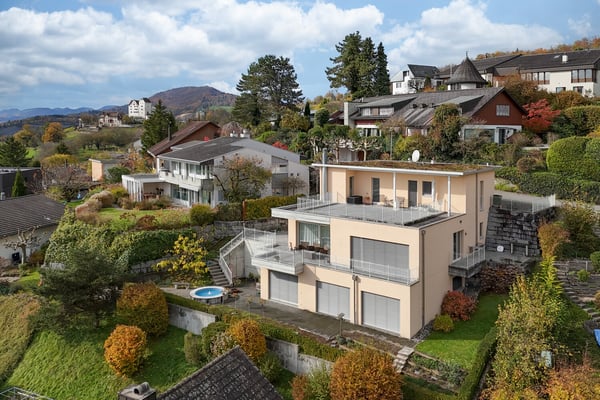 Luxuriöses 1.5-Zimmer Einfamilienhaus an bester Panorama-Lage 2