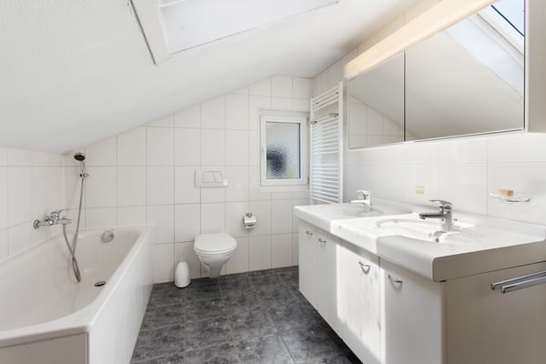 Charmantes 5.5-Zimmer-Einfamilienhaus mit traumhaftem Garten in ruhige 6