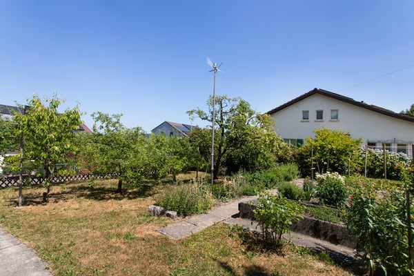 Charmantes 5.5-Zimmer-Einfamilienhaus mit traumhaftem Garten in ruhige 9
