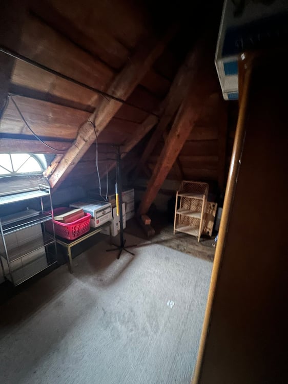 Charmante 1-Zimmer-Dachwohnung mit Aussicht in Biel 8