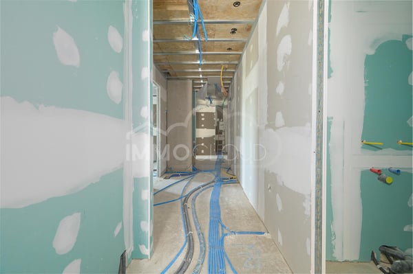 Surface professionnelle d'exception de 124 m² dans un quartier neuf et dynamique 8