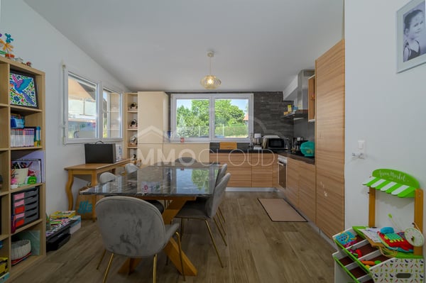 Immeuble de rendement rénové avec réserve de développement 6
