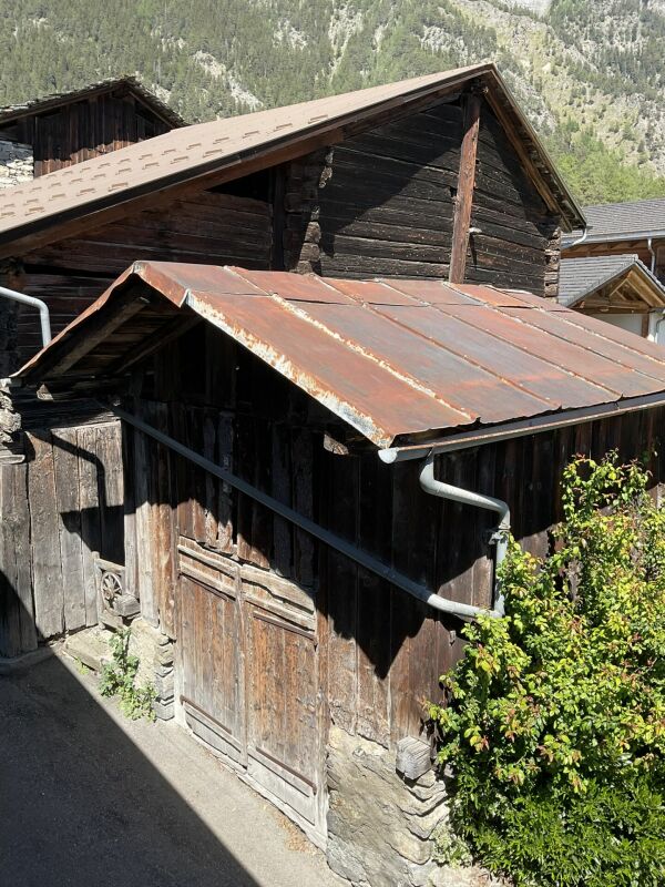 Appartement et terrain à vendre dans le village de Vollèges