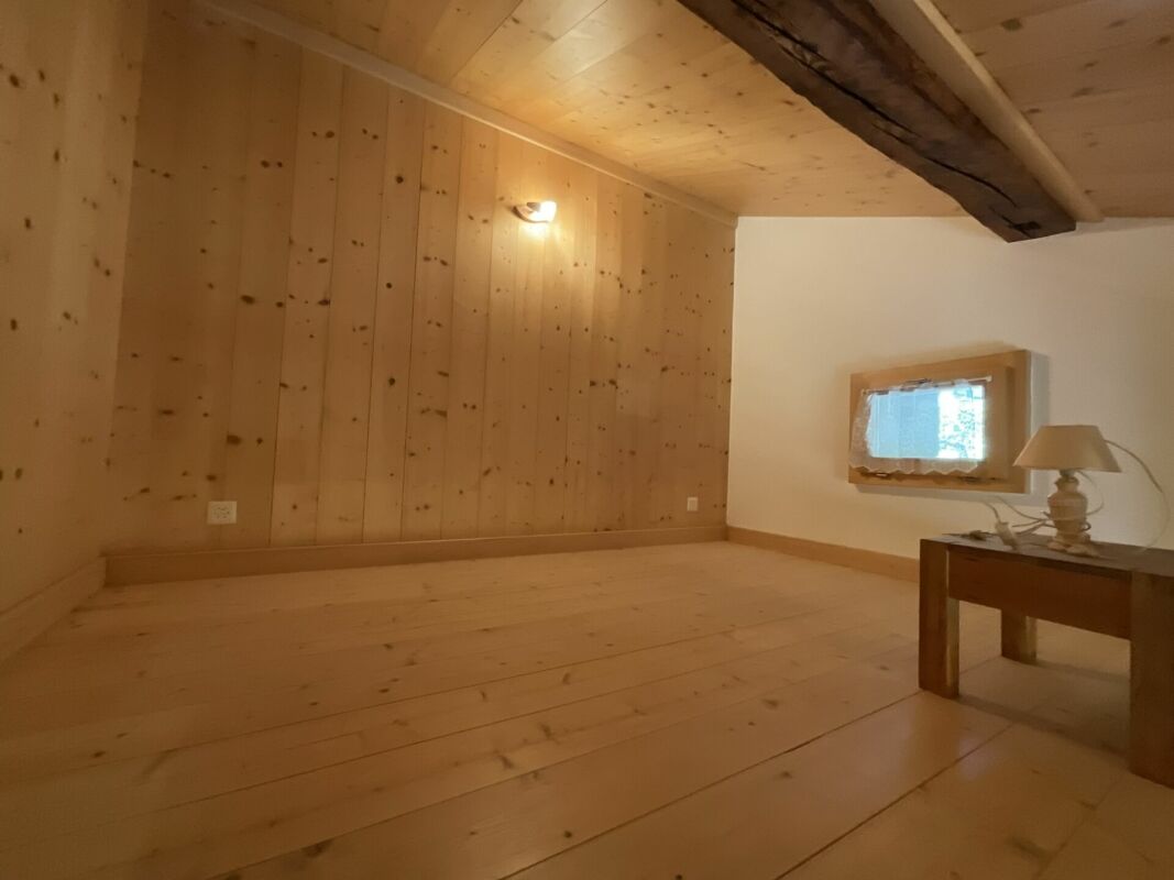 Appartement et terrain à vendre dans le village de Vollèges