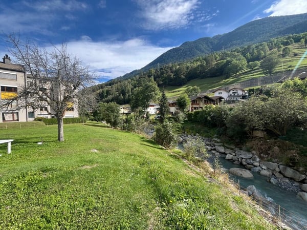 Au coeur du village d'Orsières, maison et grange à rénover avec belle surface extèrieure 7