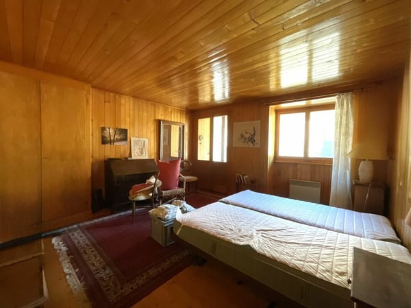 Maison à vendre au coeur du village de Bourg Saint Pierre 13