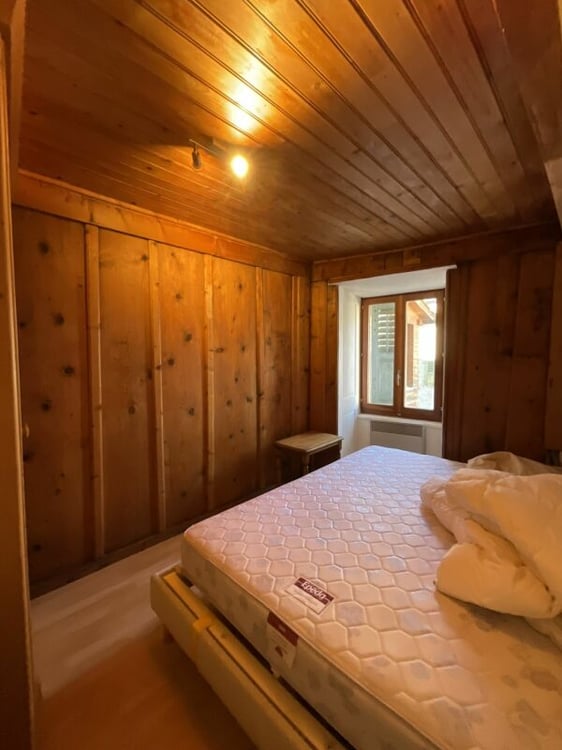Maison à vendre au coeur du village de Bourg Saint Pierre 4