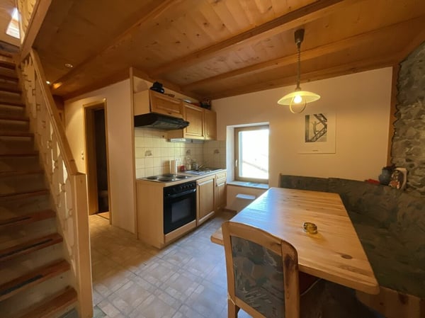 Maison à vendre au coeur du village de Bourg Saint Pierre 10