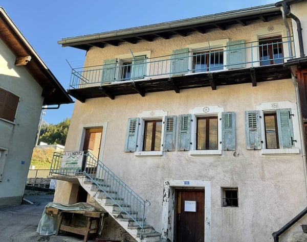 Maison à vendre au coeur du village de Bourg Saint Pierre 2