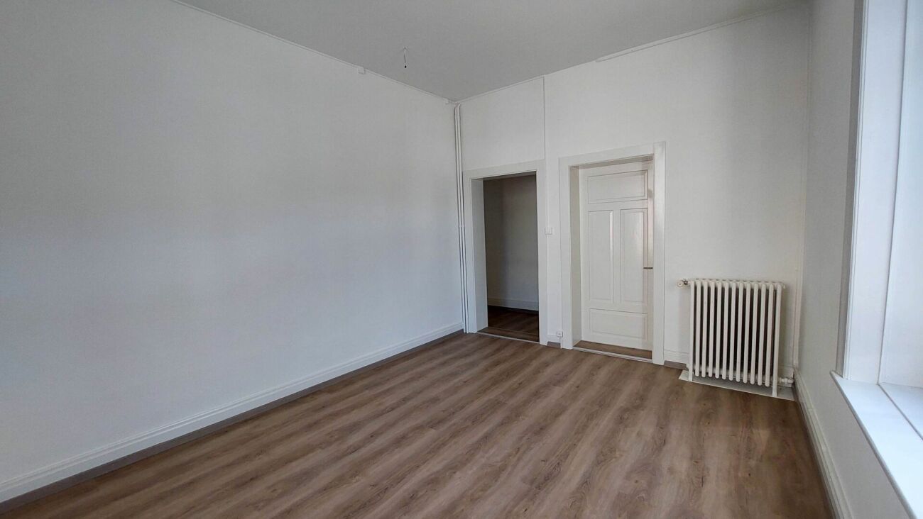 Charmante Altbauwohnung mit Wintergarten an zentraler Lage