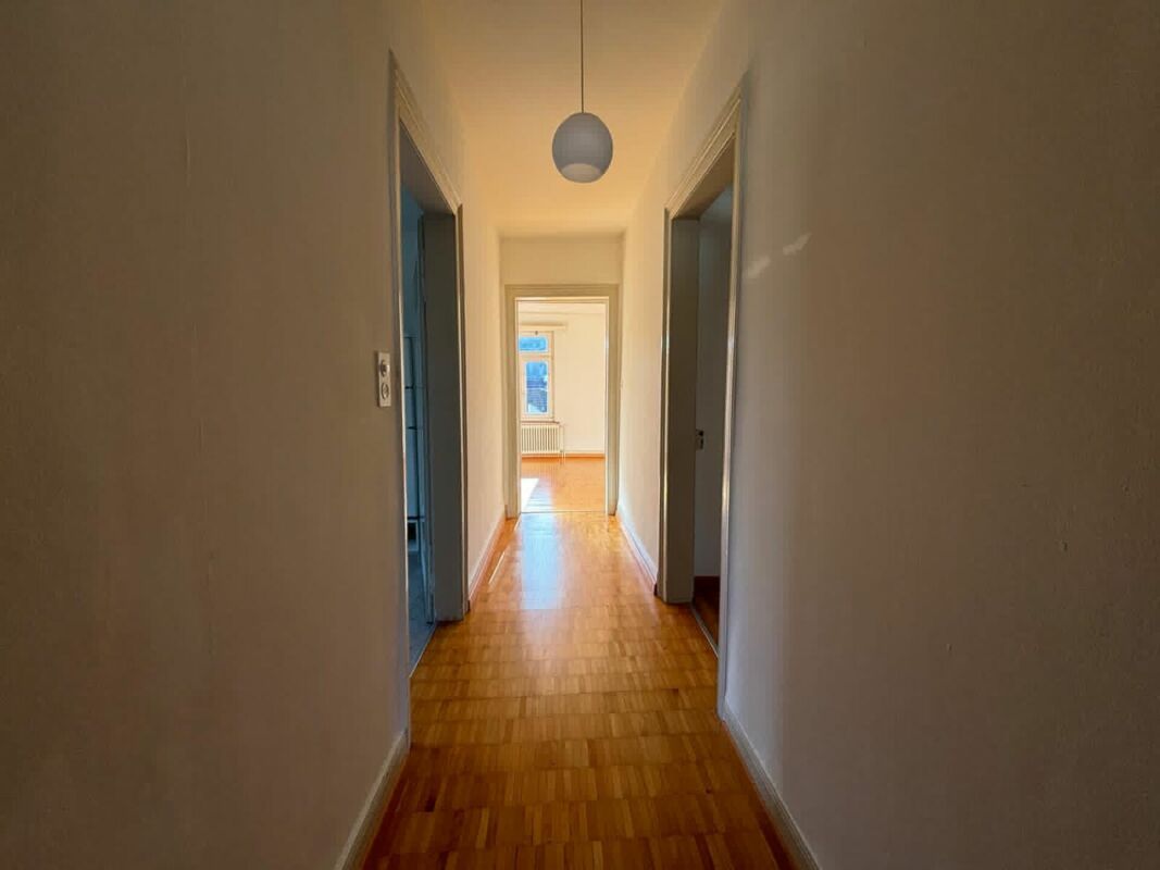 Schöne Dachwohnung im Dorfkern