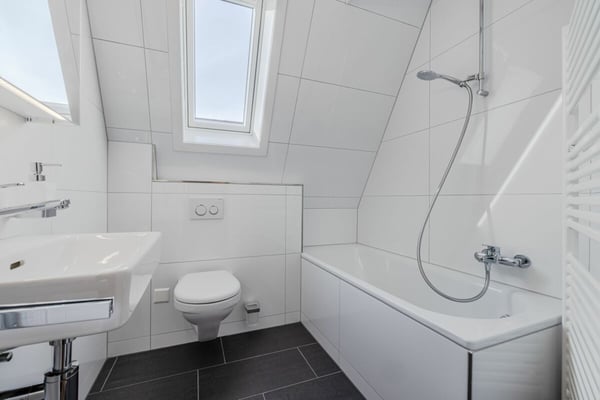Einzigartige Dachwohnung in Seenähe 8