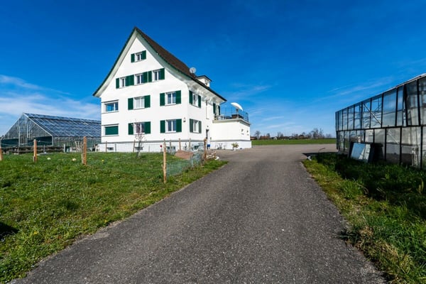 Helle Wohnung im Grünen mit grossem Balkon