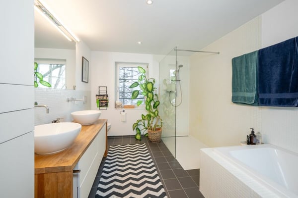 Wunderschönes, modern ausgebautes Einfamilienhaus mit absoluter Privatsphäre und Seesicht 10
