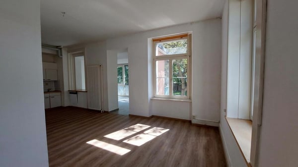 Charmante Altbauwohnung mit Wintergarten an zentraler Lage 5