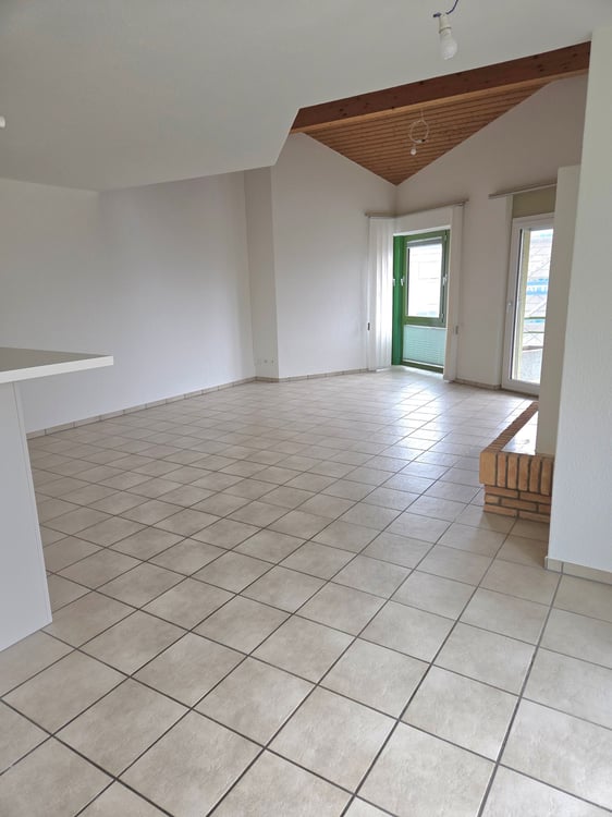Helle 1½-Zimmerwohnung mit Galerie und Cheminée in Busswil zu vermieten 2