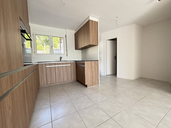 Modernes, frisch renoviertes 4½-Zimmer-Reihenfamilienhaus mit Garten in Pieterlen zu vermieten 2