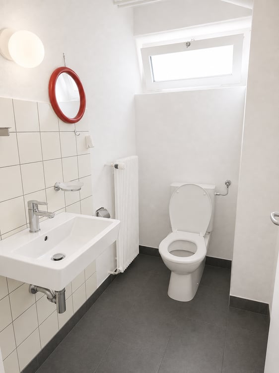 Helles 2-Zimmer-Büro mit Lagerraum an zentraler Lage in Lyss zu vermieten 6
