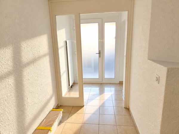 Grosszügiges Einfamilienhaus mit Wintergarten und Garten in Brügg zu vermieten 2